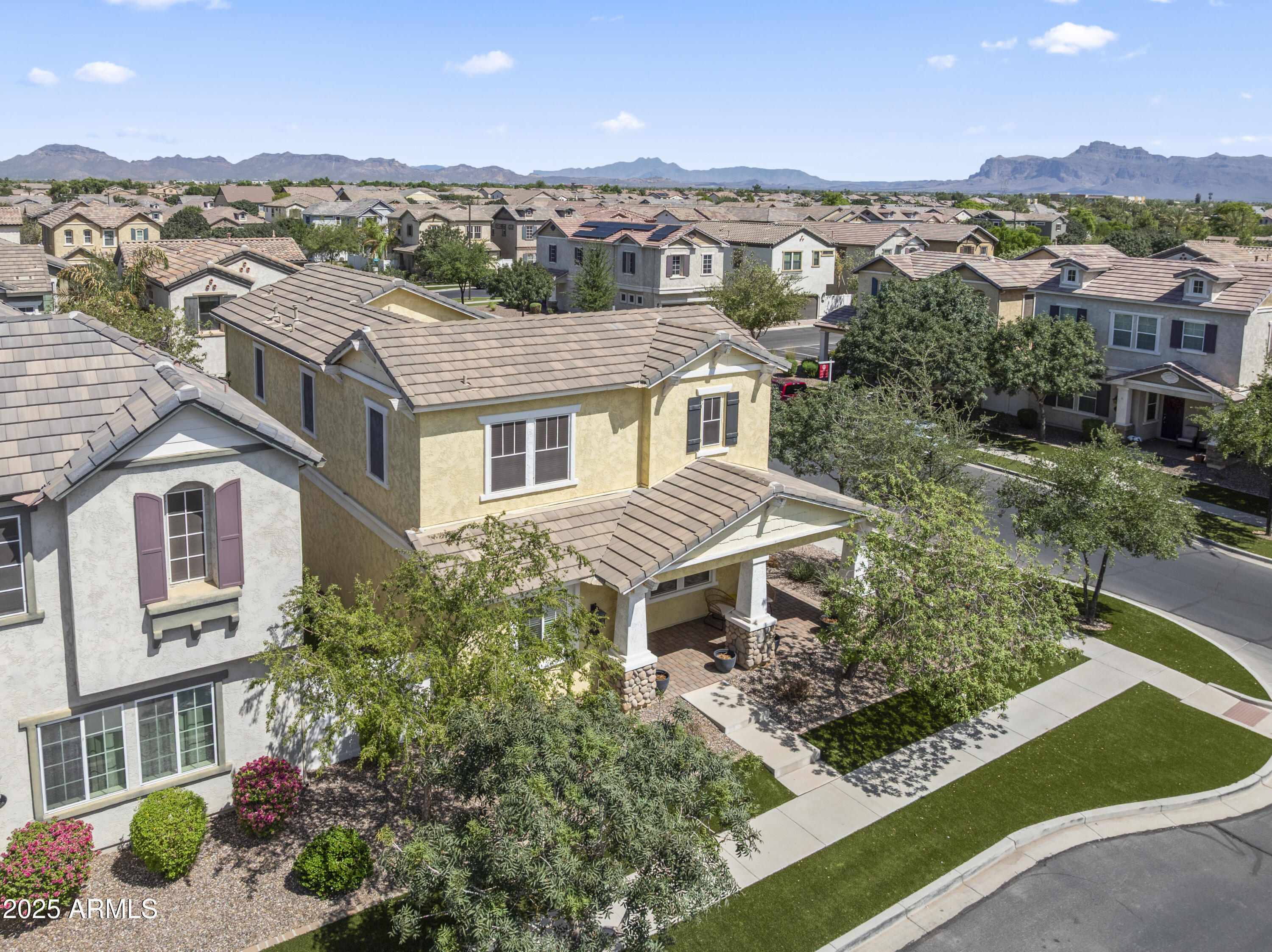 10436 E NOPAL Avenue