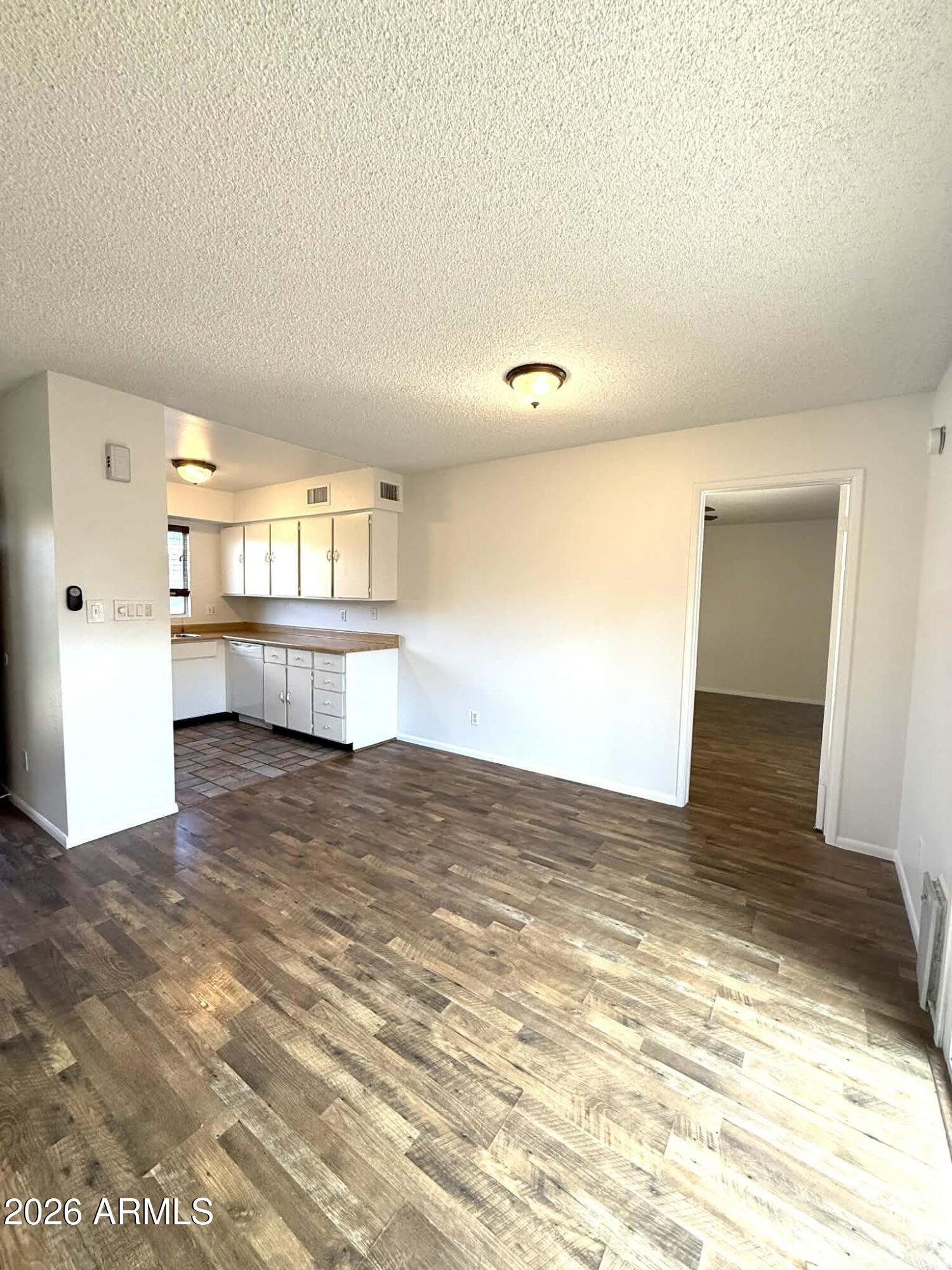 2609 E MARYLAND Drive