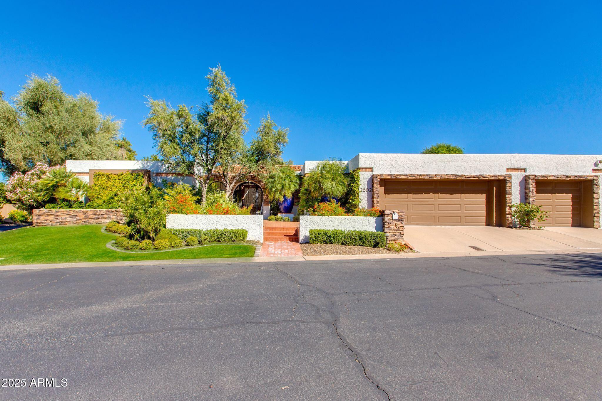 2502 E MONTEBELLO Avenue