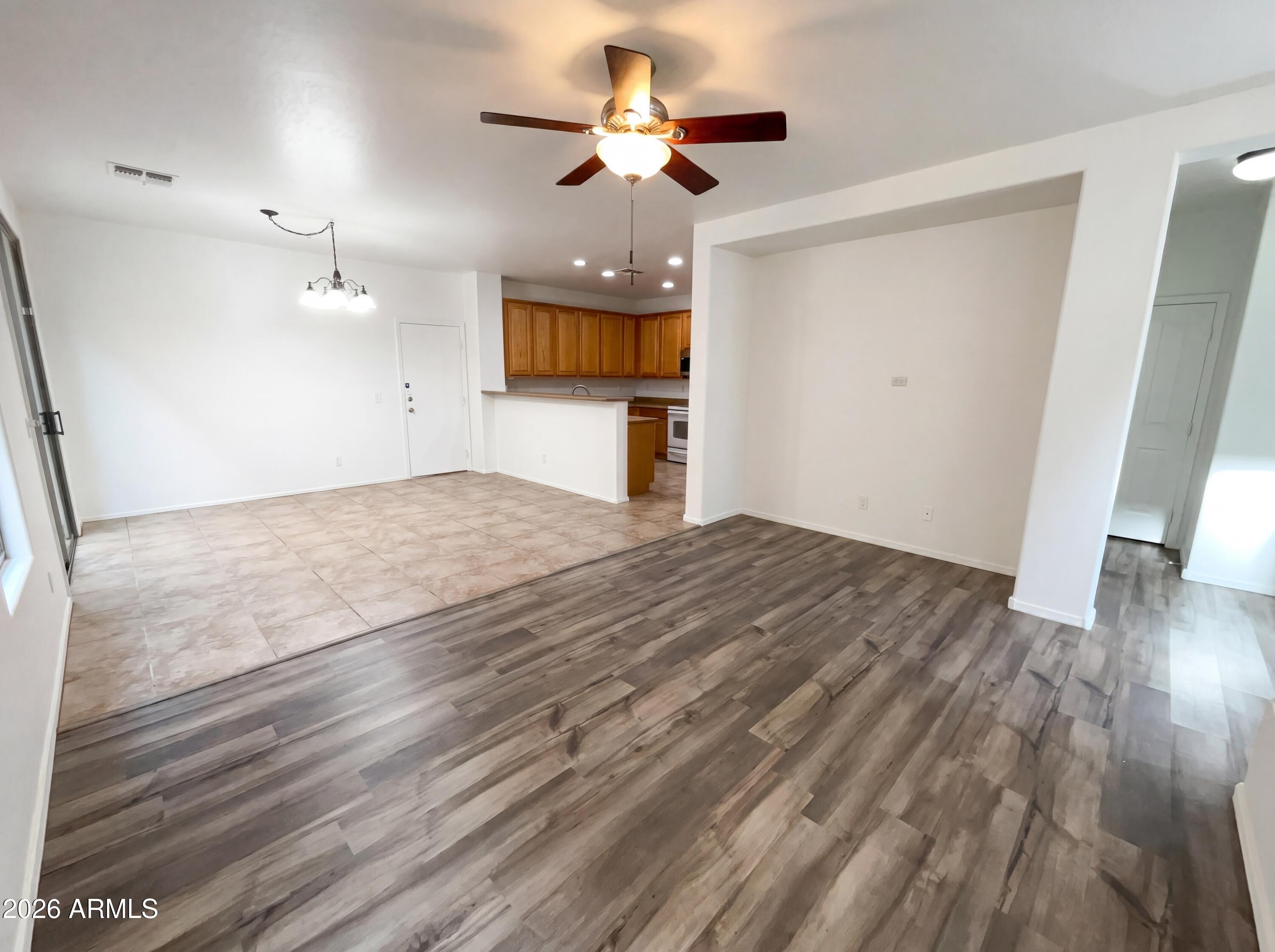 5865 E HOLMES Avenue