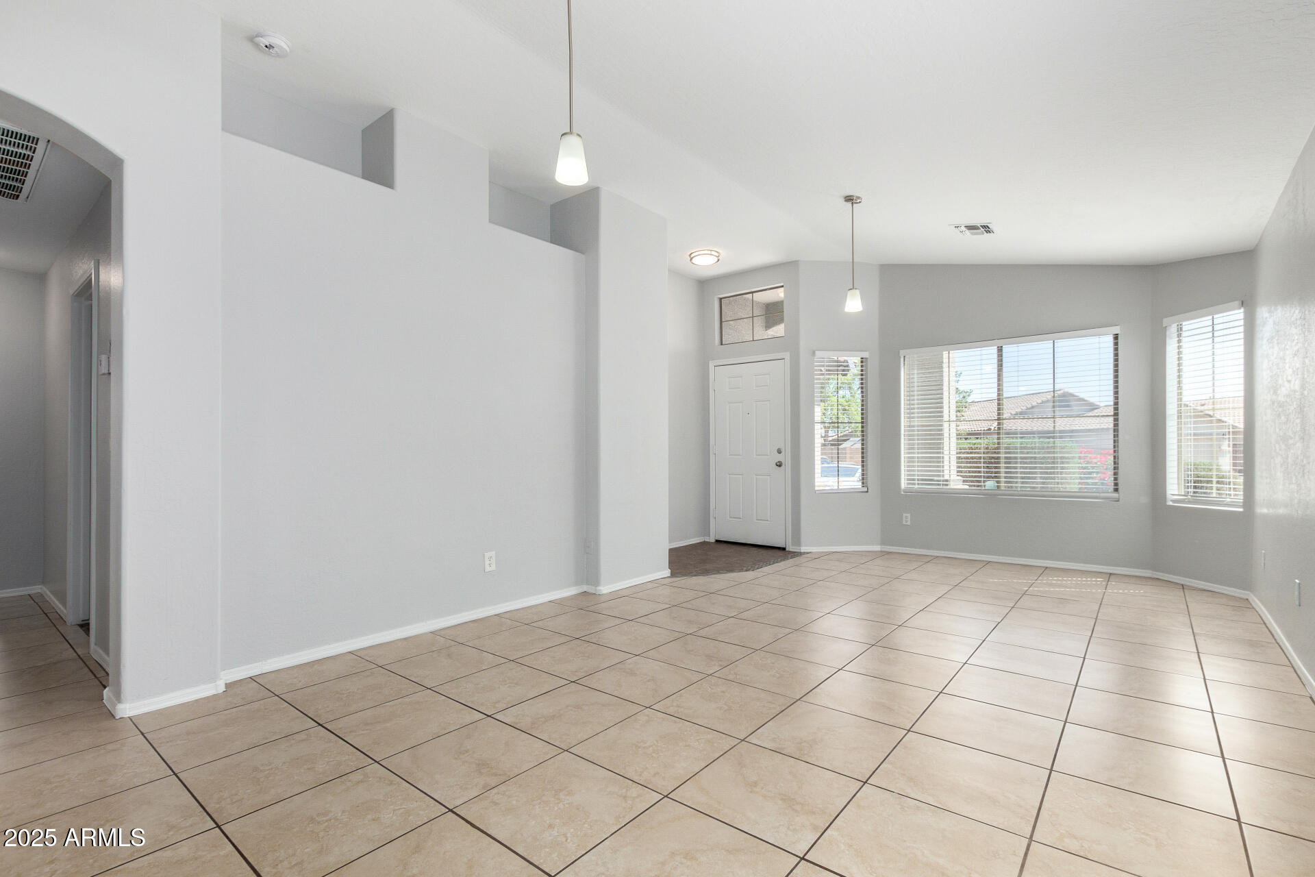 1501 E SUNLAND Avenue
