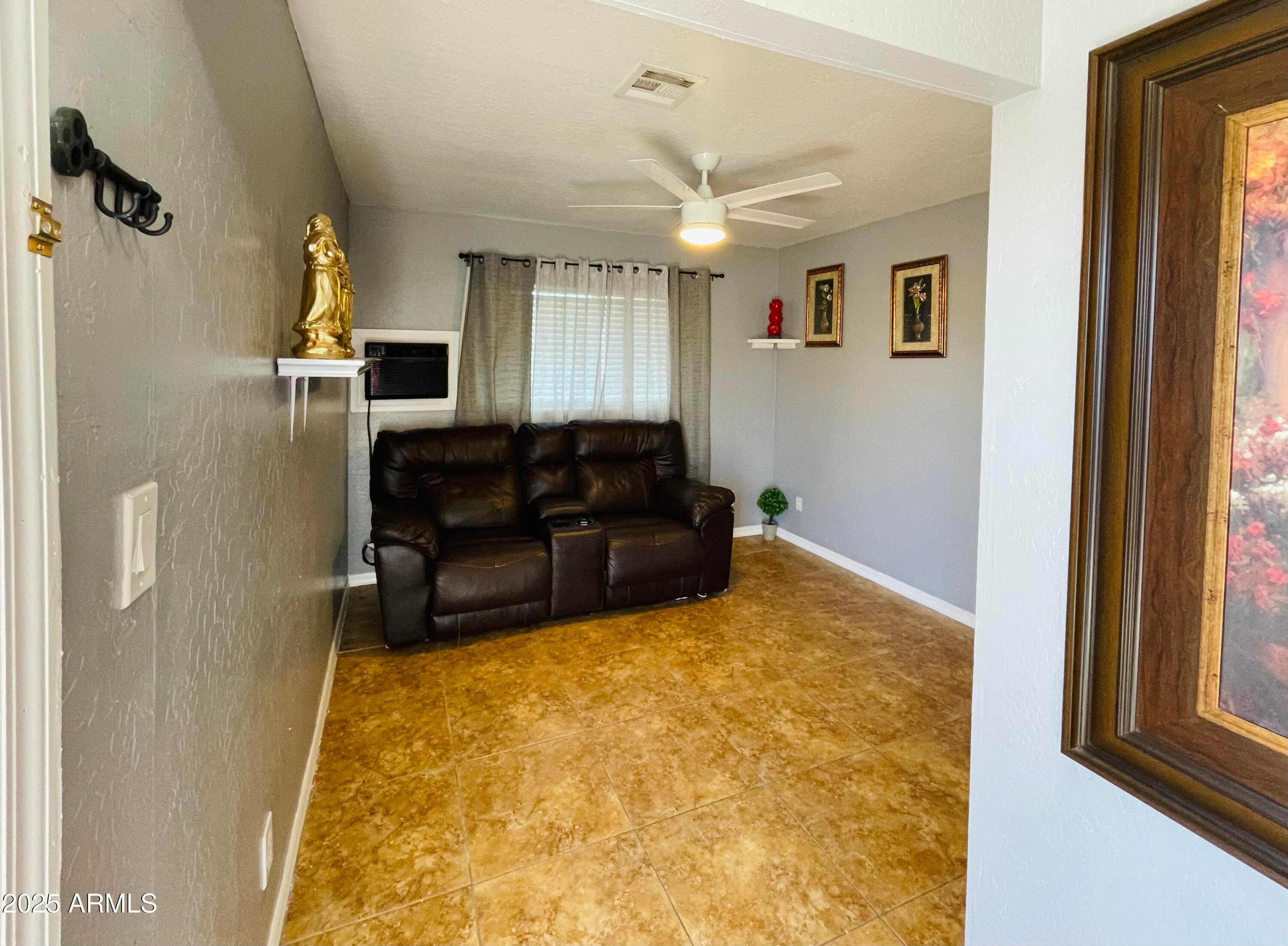 3720 W Mauna Loa Lane Studio