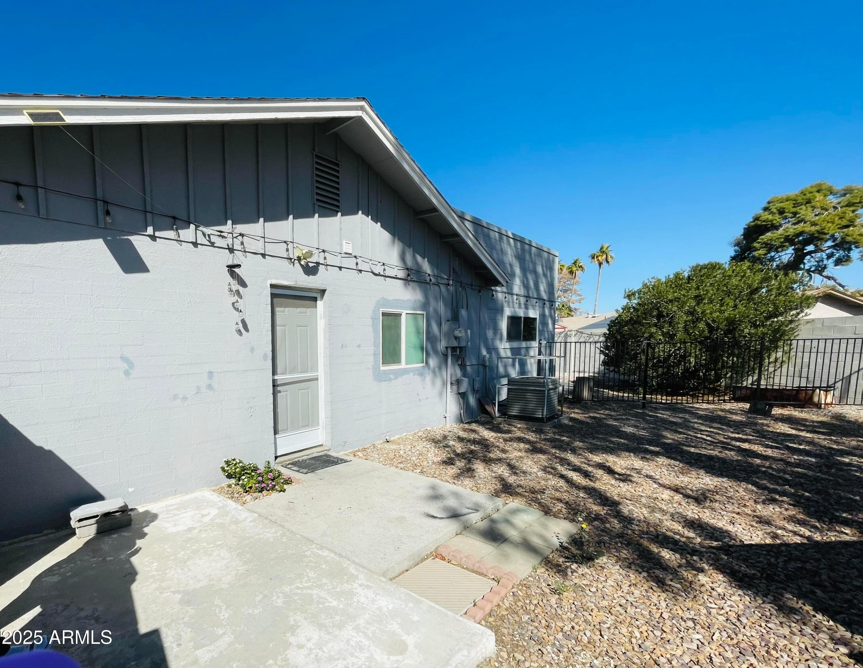 3720 W Mauna Loa Lane Studio