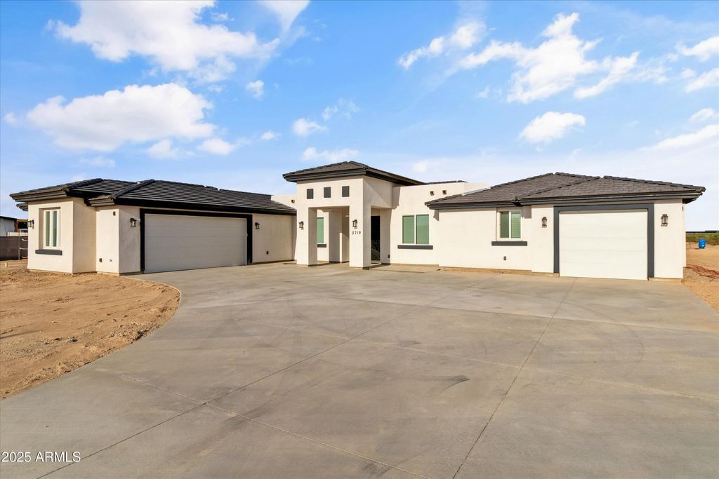 Photo of 3719 S 335th Avenue, Tonopah, AZ 85354 (MLS # 6912173)
