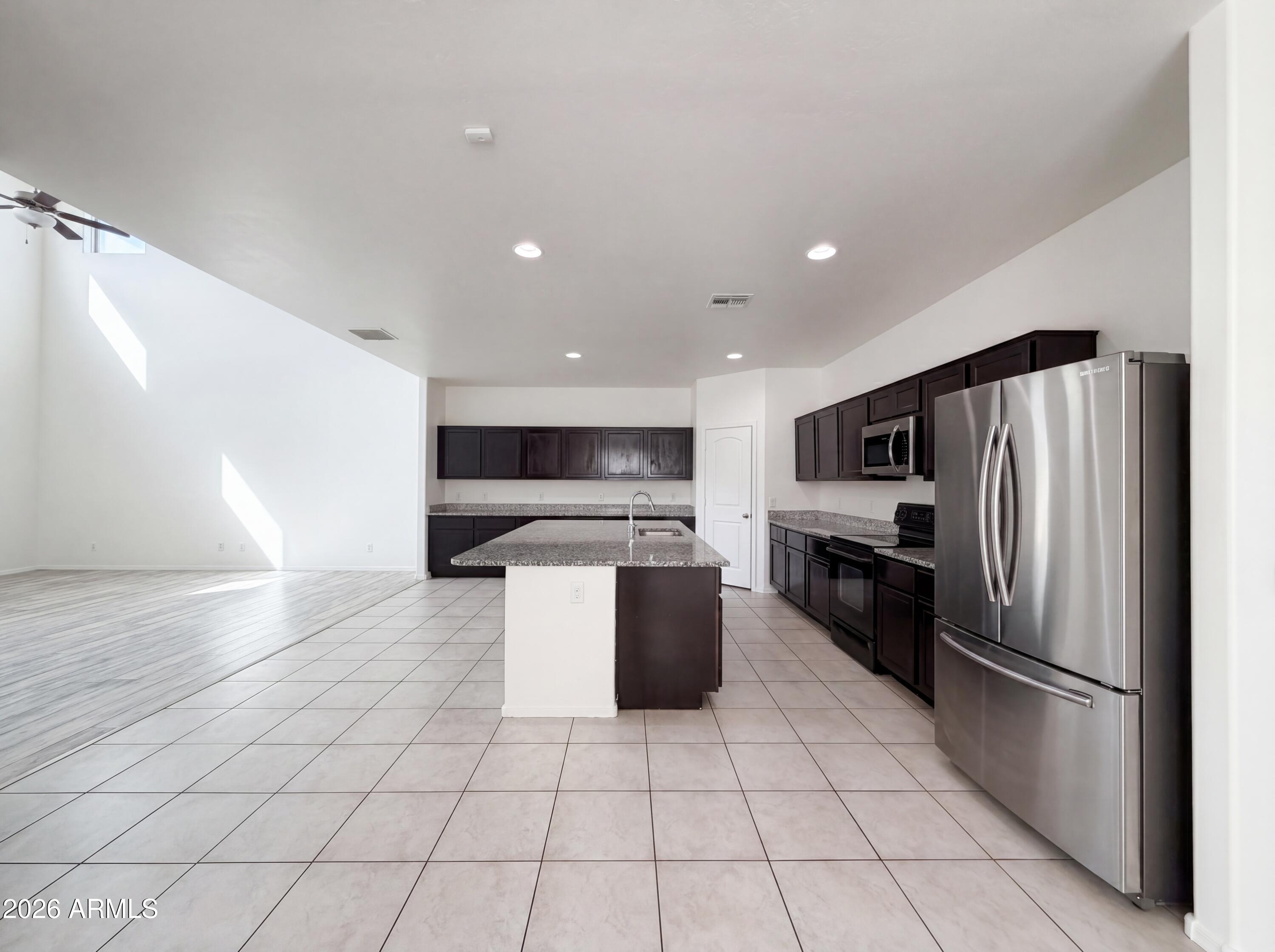 41977 W LUNAR Street