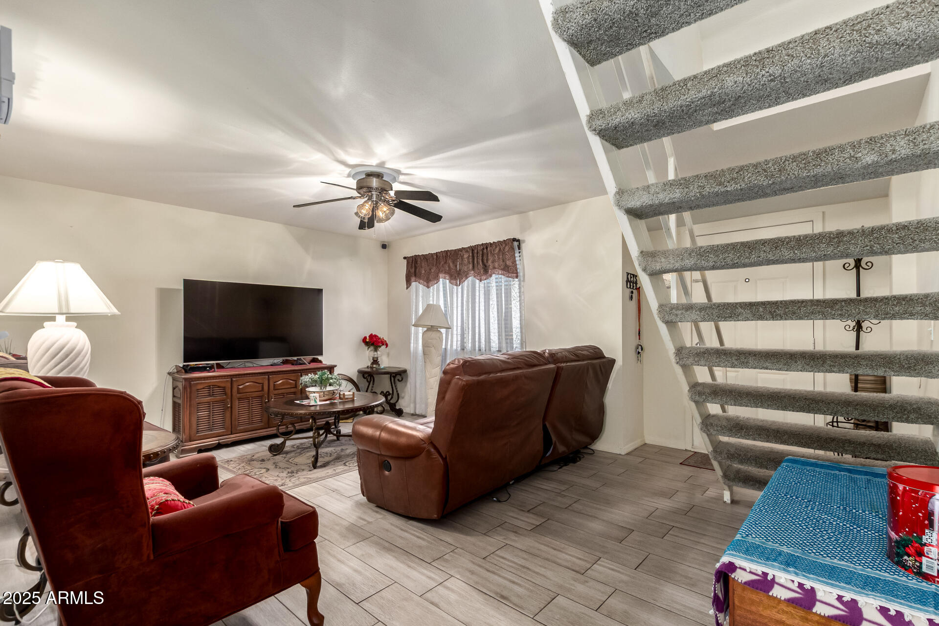 Home Search 8201 W WHITTON Avenue