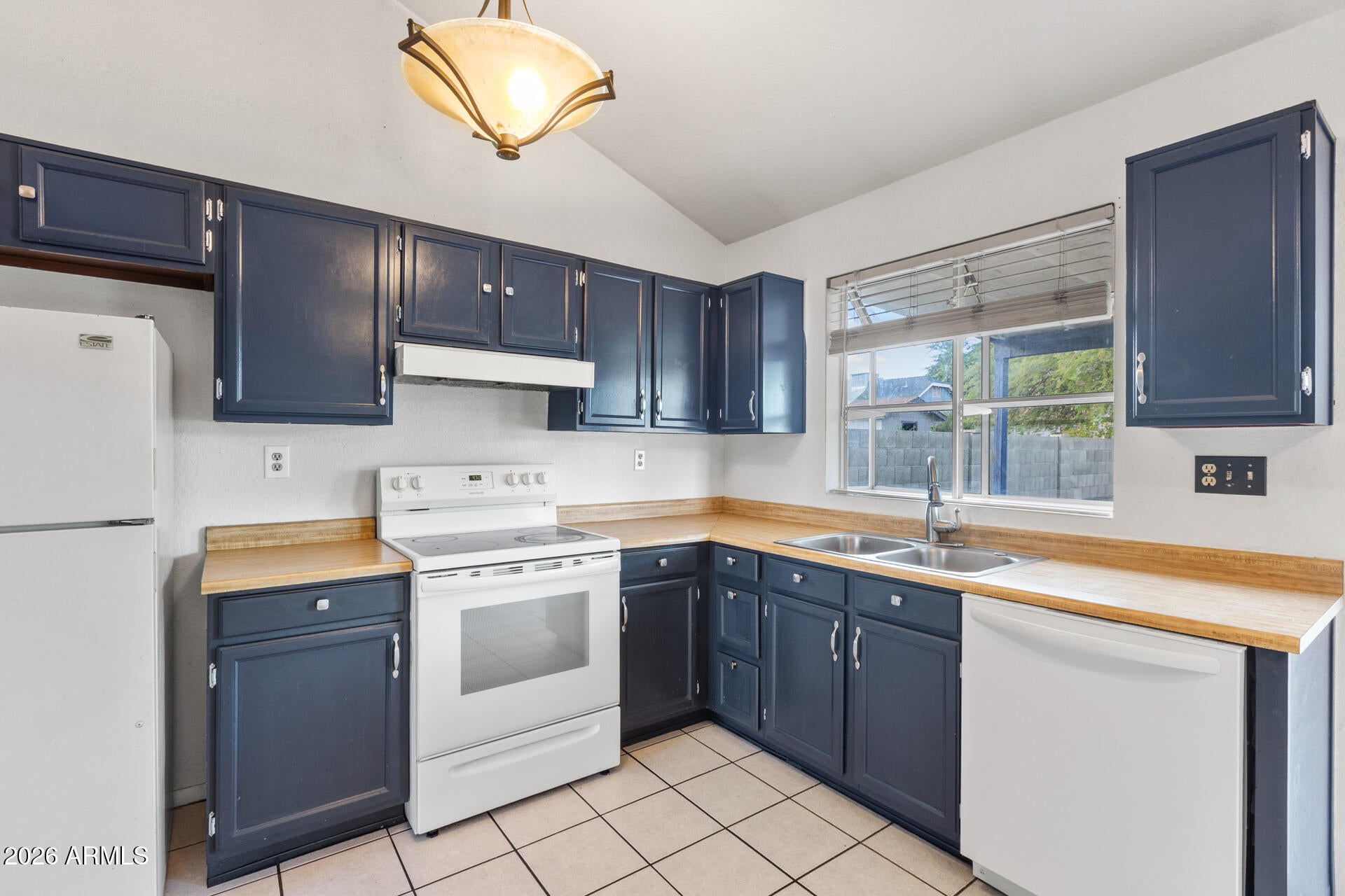 5546 W Shangri La Road