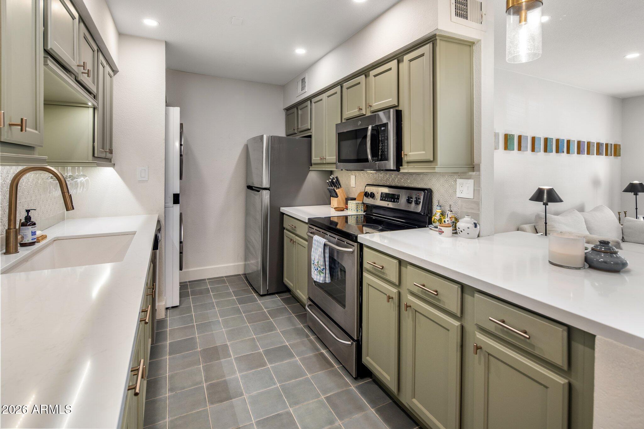 5995 N 78TH Street 1049