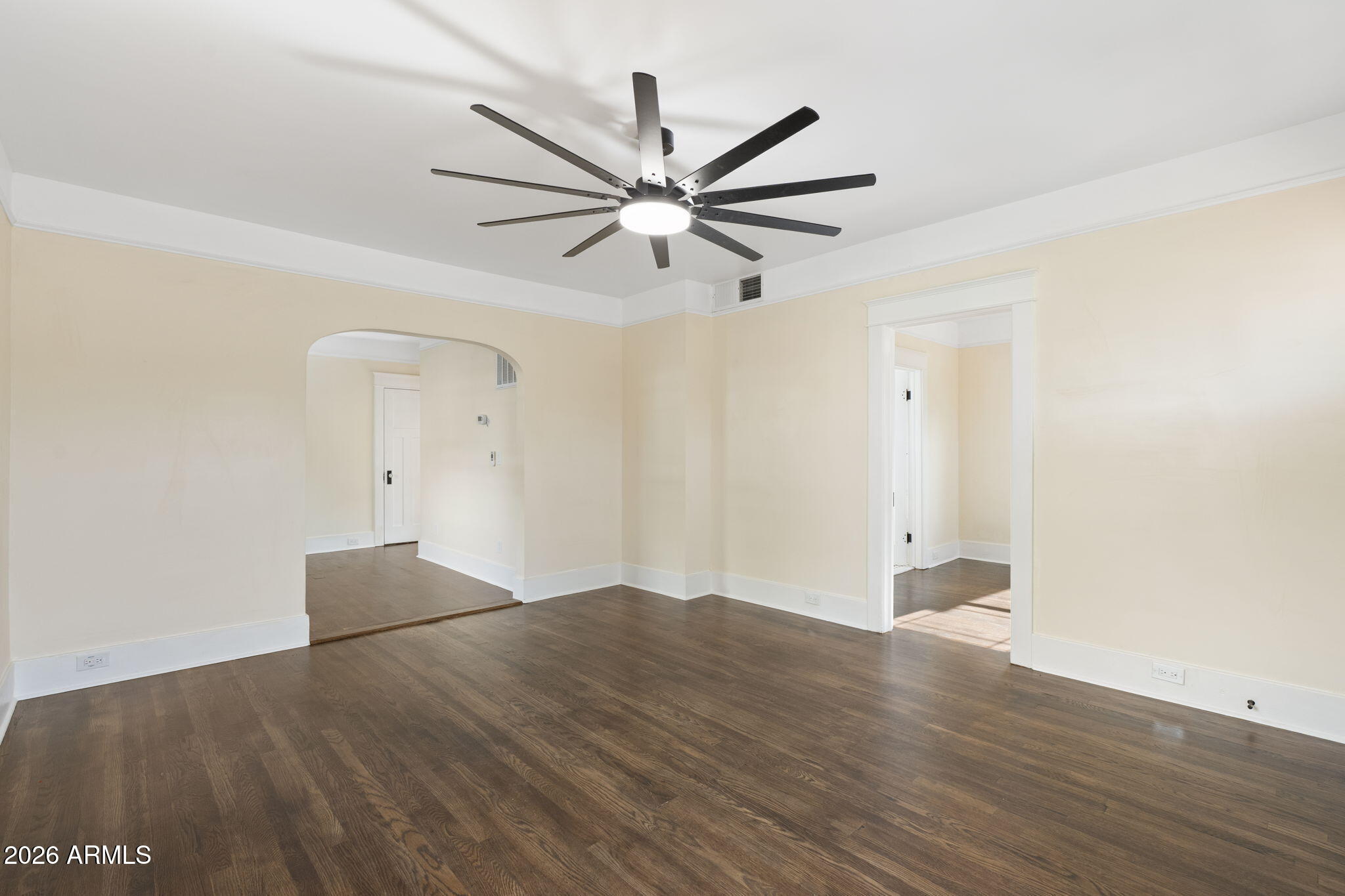 332 E WINDSOR Avenue