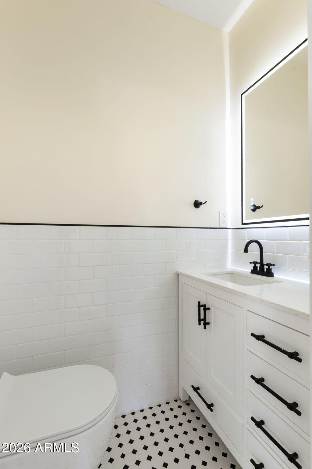 332 E WINDSOR Avenue