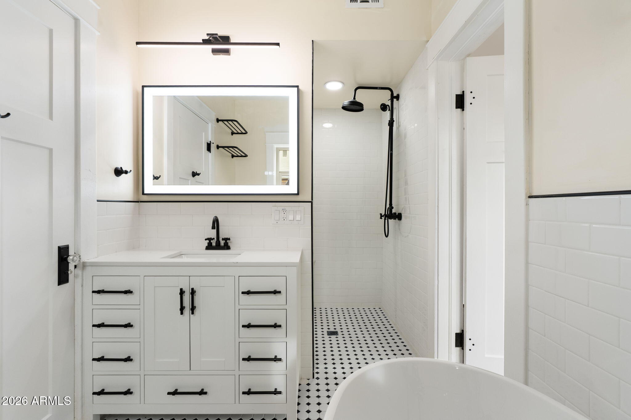 332 E WINDSOR Avenue