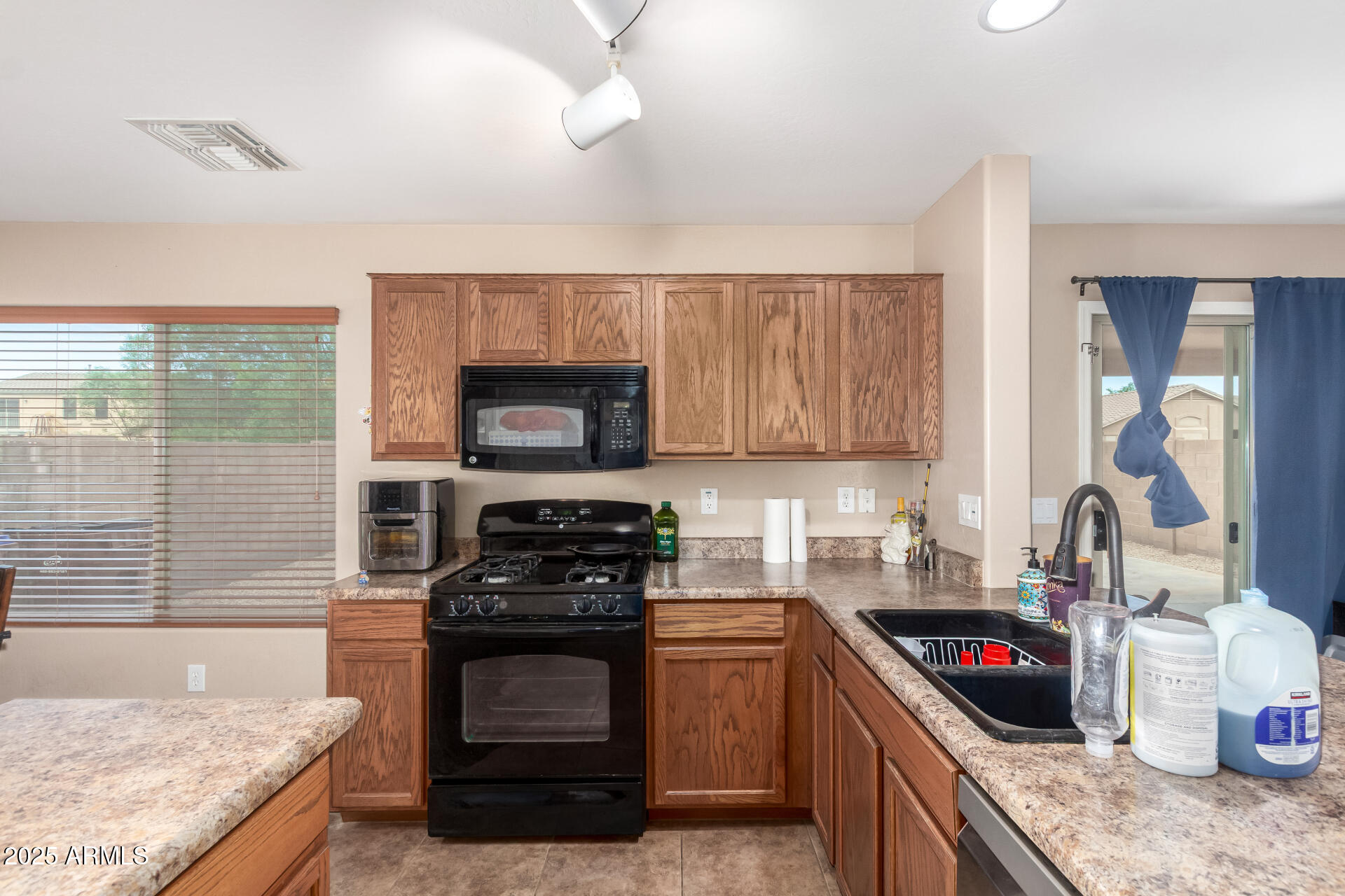 40344 W Thornberry Lane