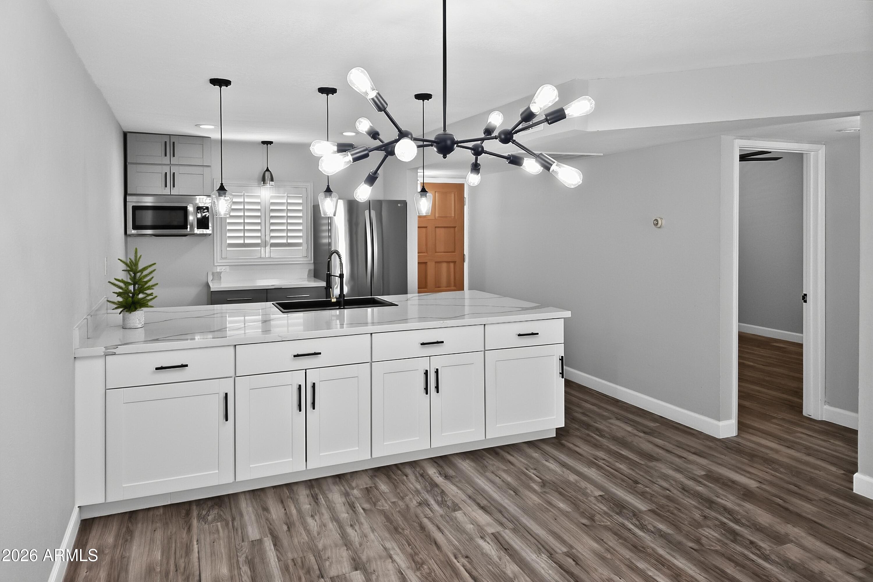 7436 E CHAPARRAL Road B219