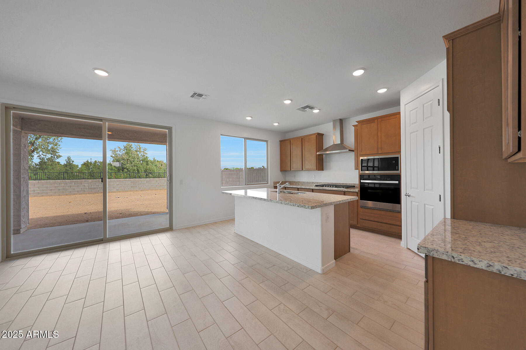 820 W Riparian Drive