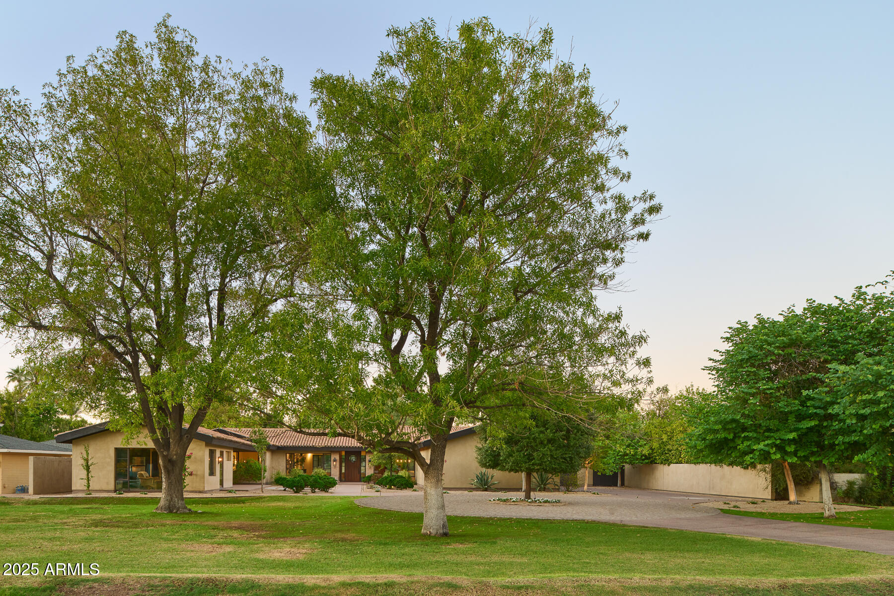 514 W ROSE Lane
