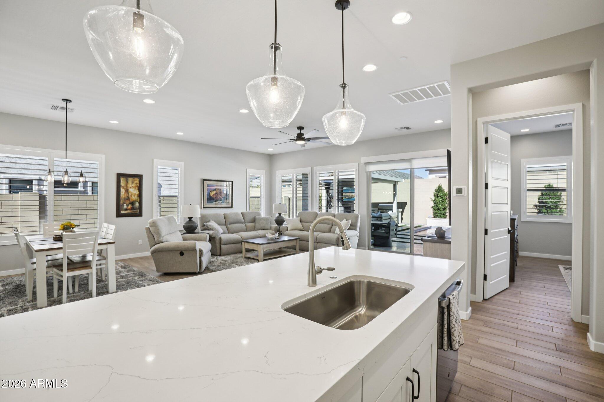 8128 E JASMINE Street