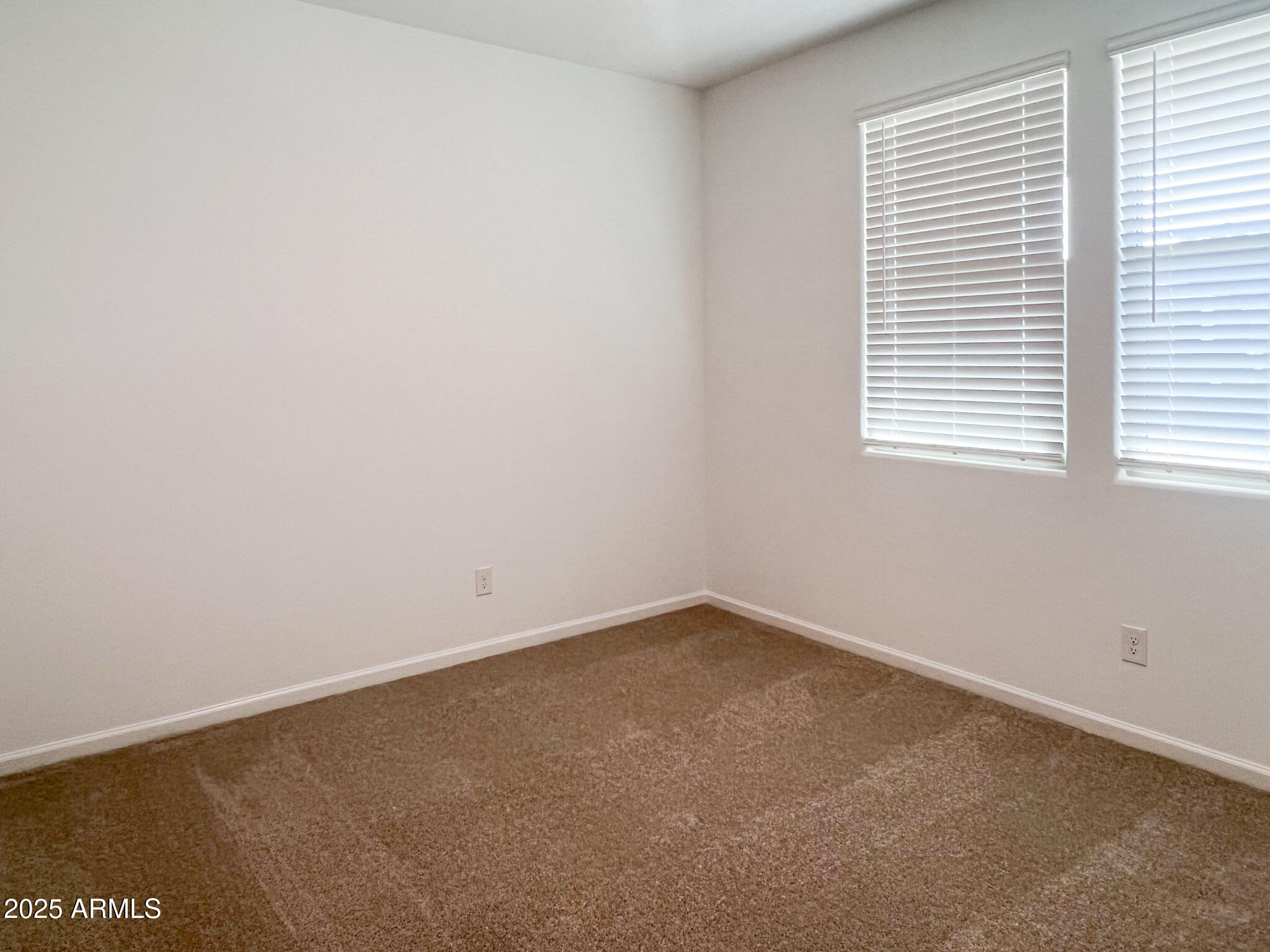 15736 W CAMDEN Avenue