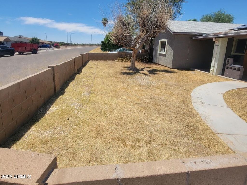 Photo of 824 E Washington Street, Avondale, AZ 85323 (MLS # 6893992)
