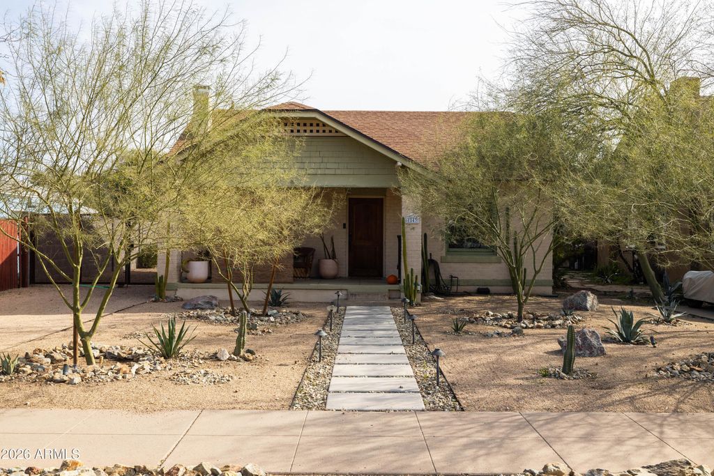 Photo of 1843 N 11th Street, Phoenix, AZ 85006 (MLS # 6977839)