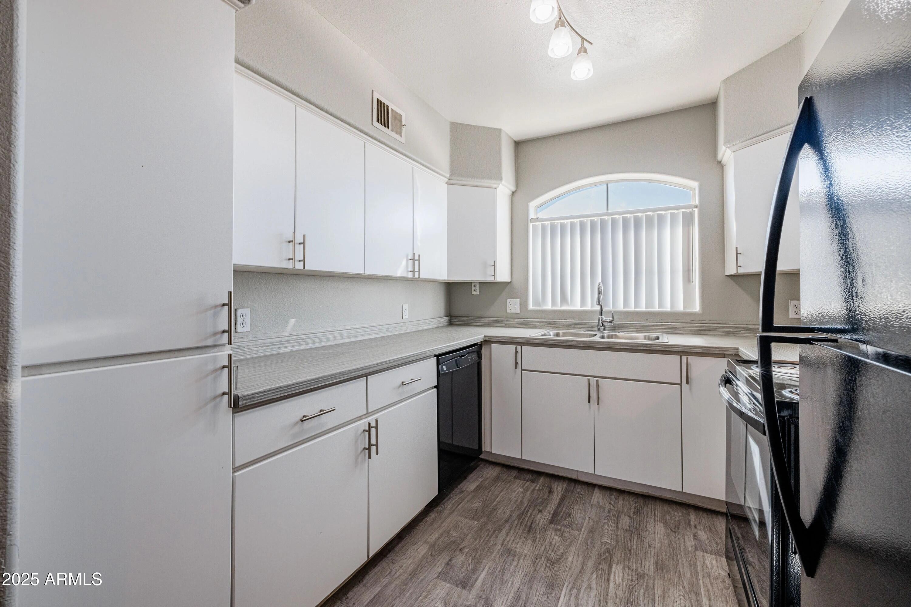 5151 E GUADALUPE Road B1