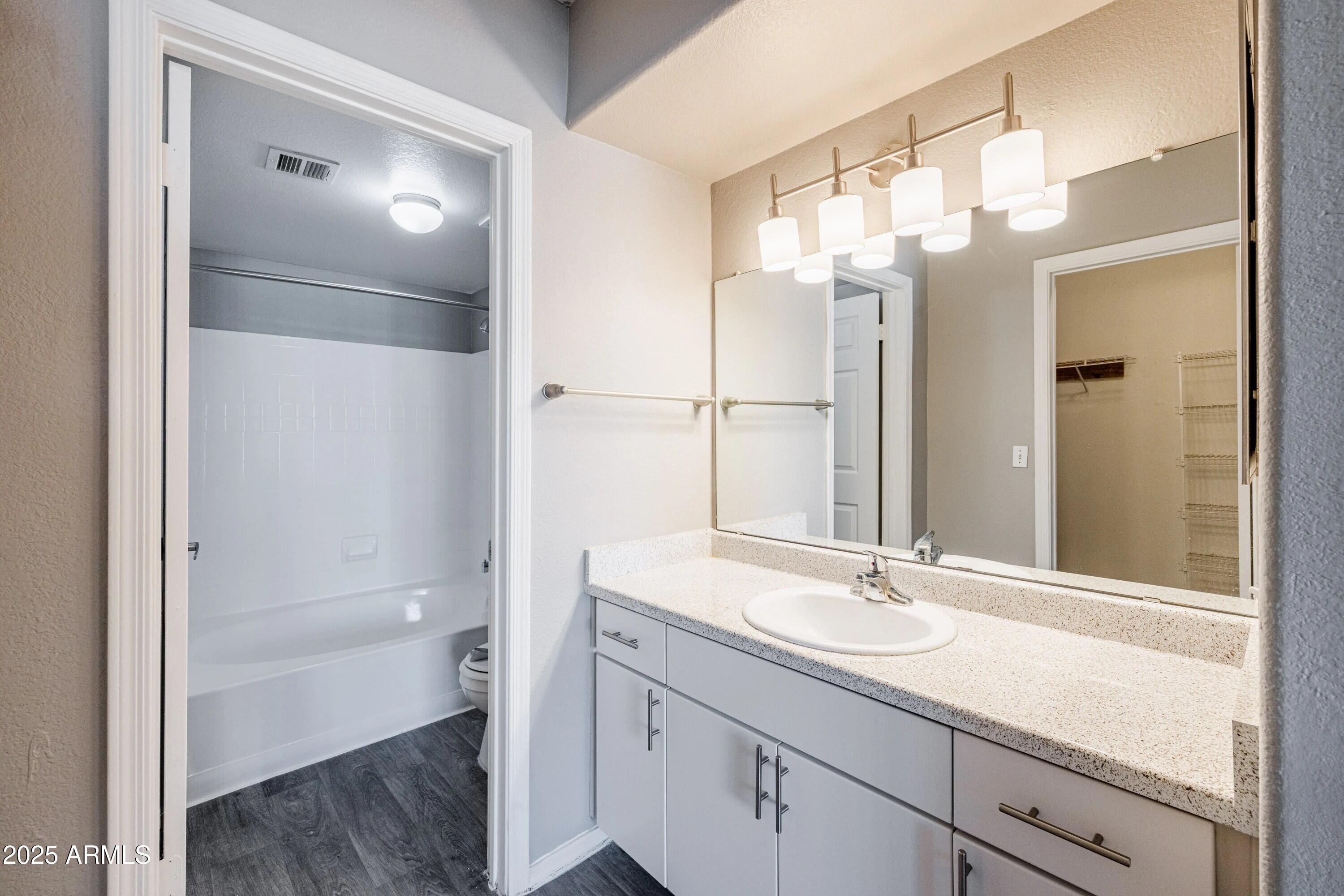 5151 E GUADALUPE Road B1