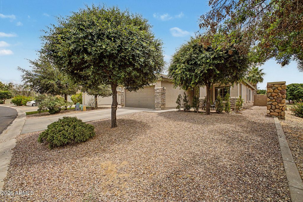 Photo of 2525 W Gold Mine Way, San Tan Valley, AZ 85144 (MLS # 7024038)