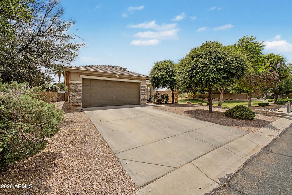 Photo of 2525 W Gold Mine Way, San Tan Valley, AZ 85144 (MLS # 7024038)