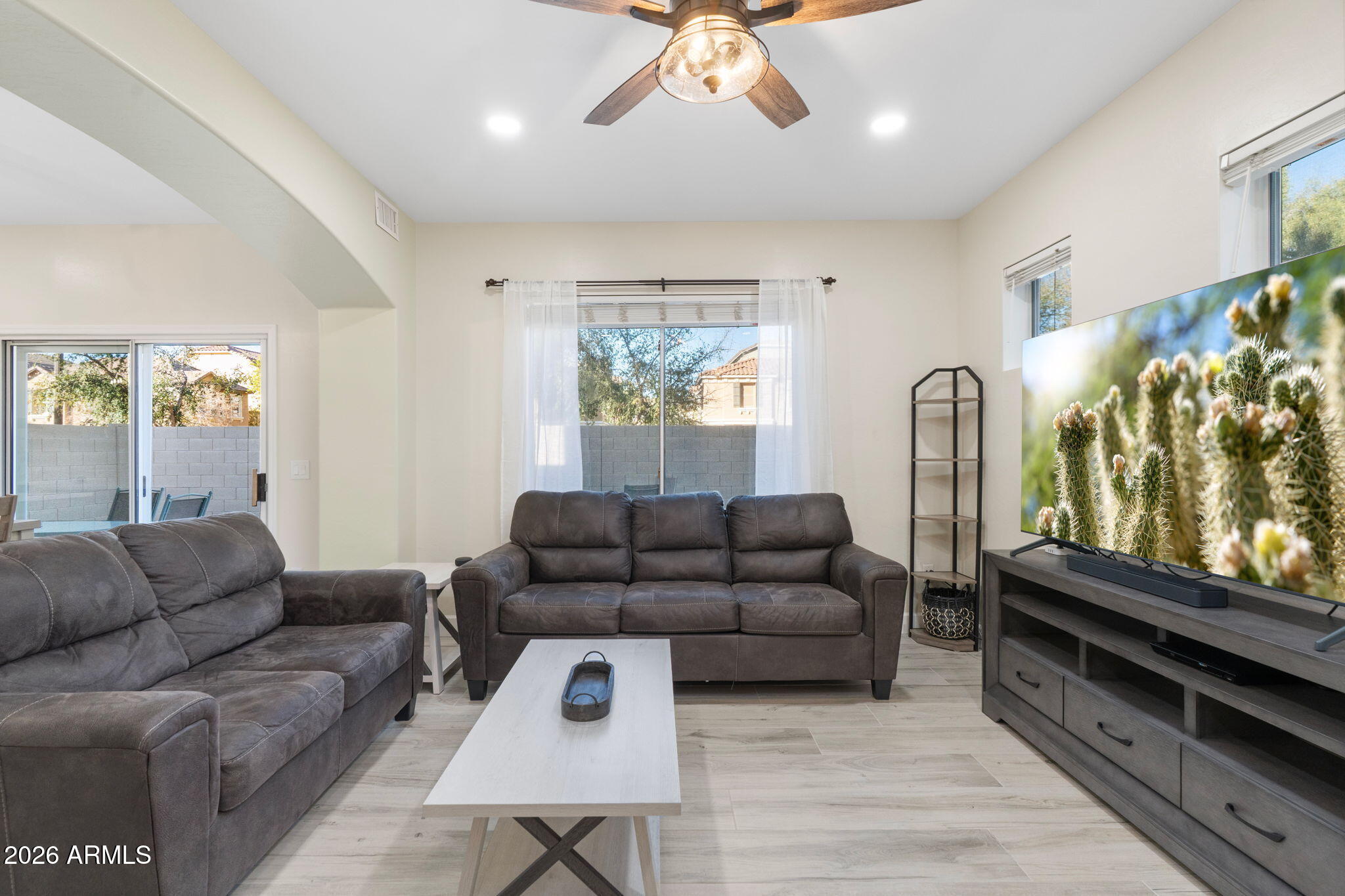 4178 E SHEFFIELD Avenue