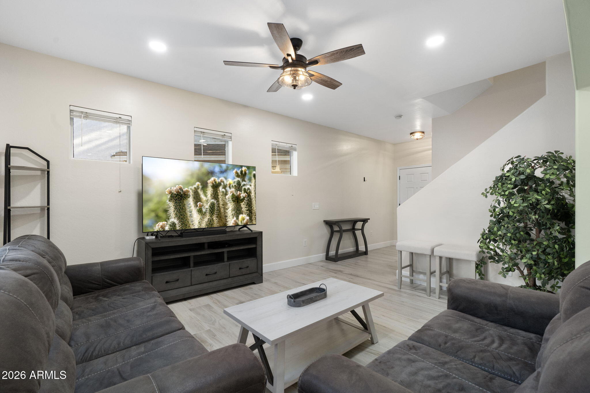 4178 E SHEFFIELD Avenue