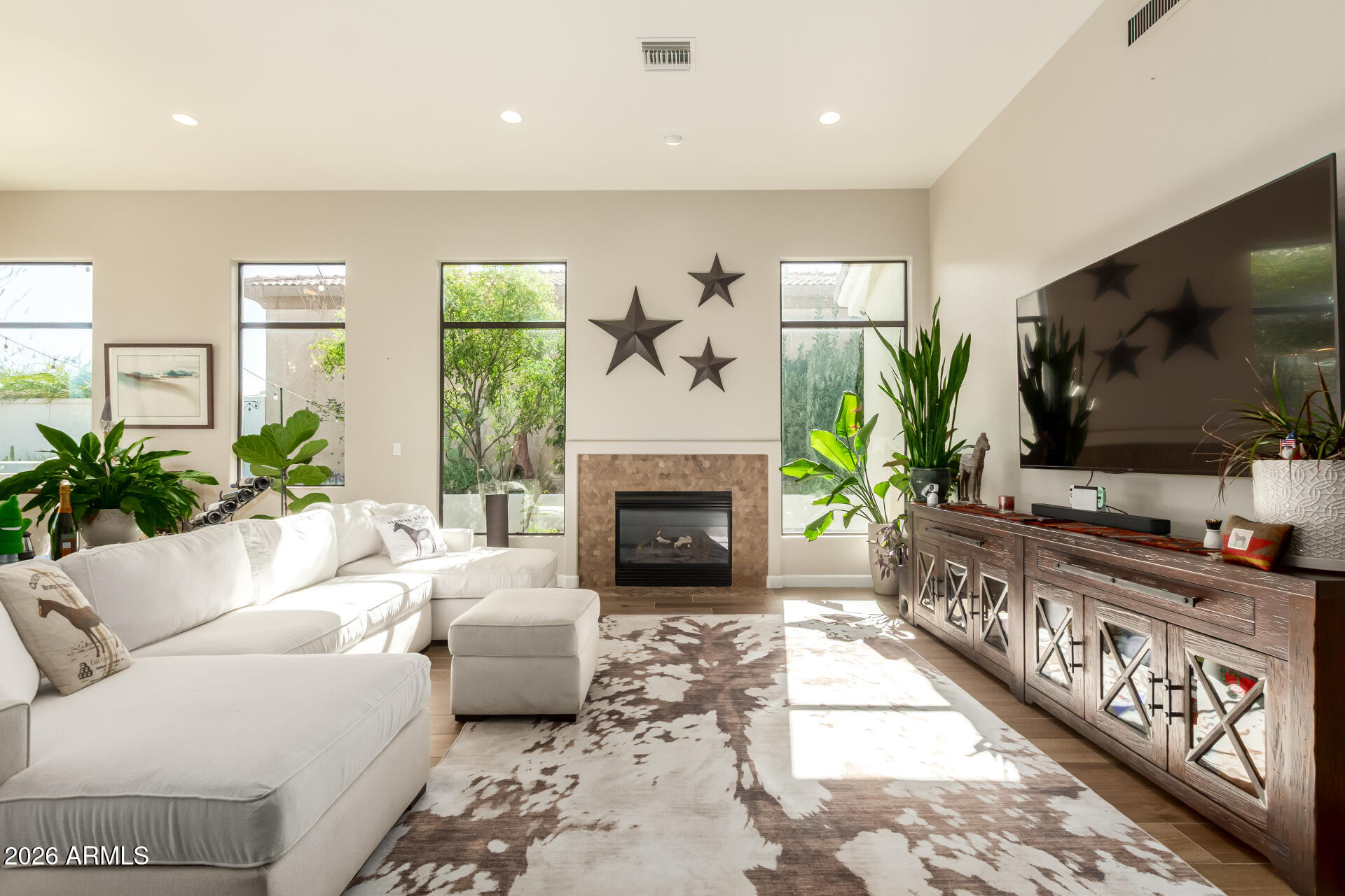 15621 E CACTUS Drive