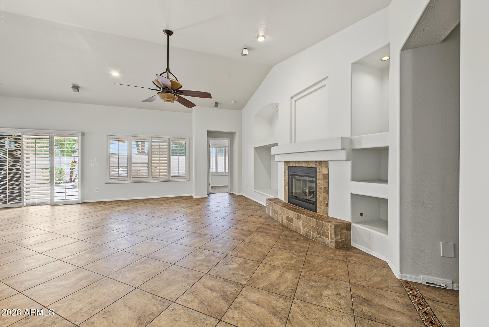 2401 W SILVER STREAK Way