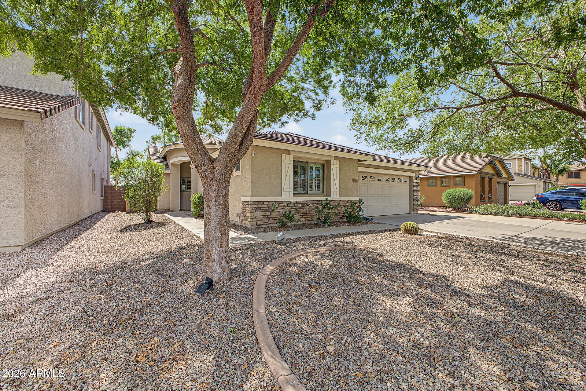2401 W SILVER STREAK Way