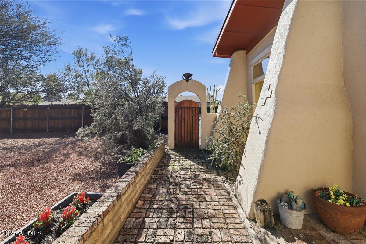 2042 S SUNFLOWER Way