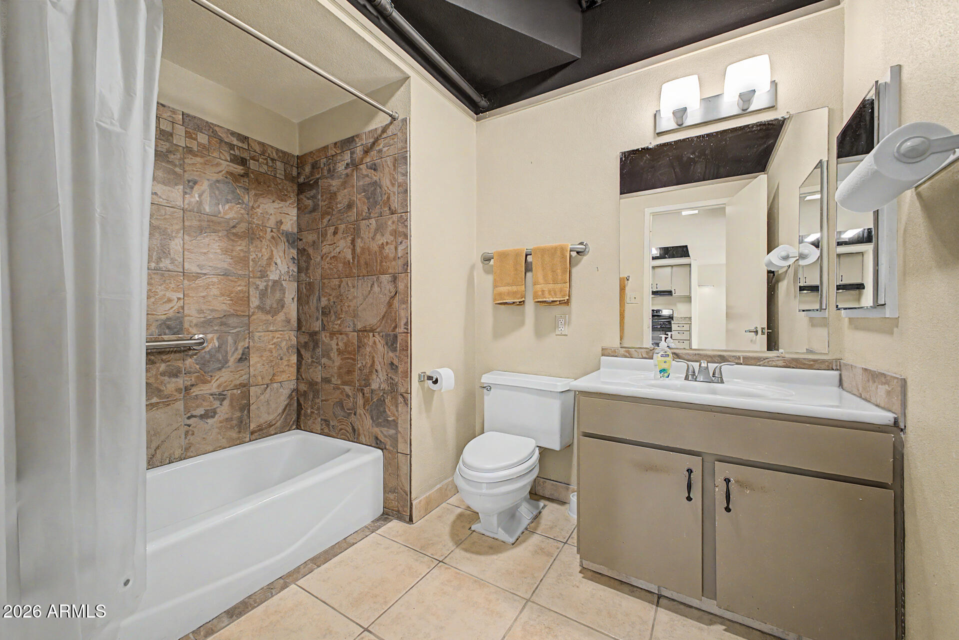 LANDMARK TOWERS CONDOMINIUM - Residential
