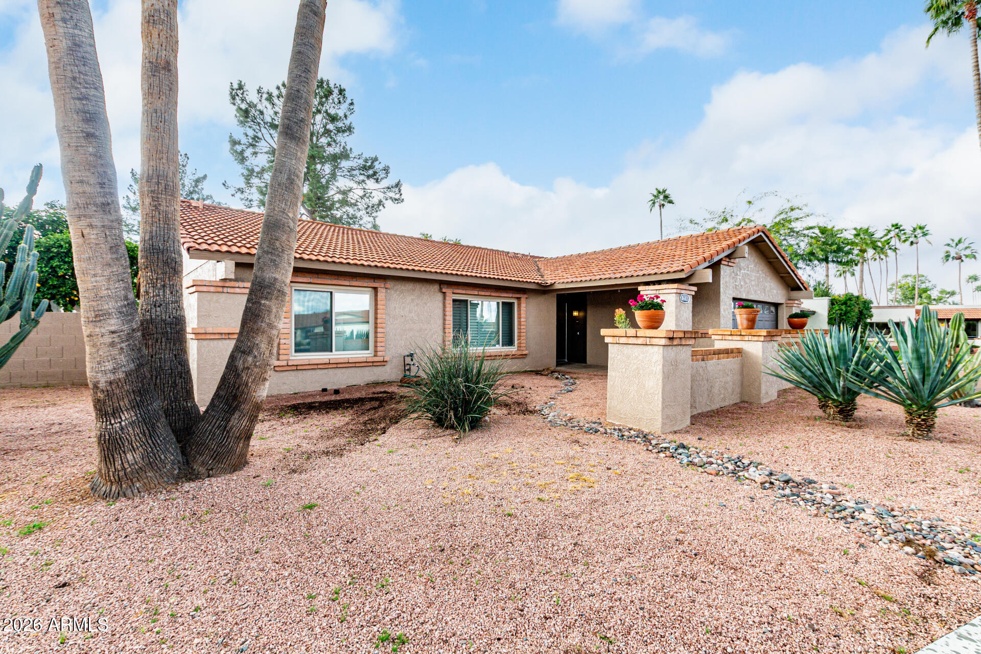 8683 E VIA DE LA GENTE --