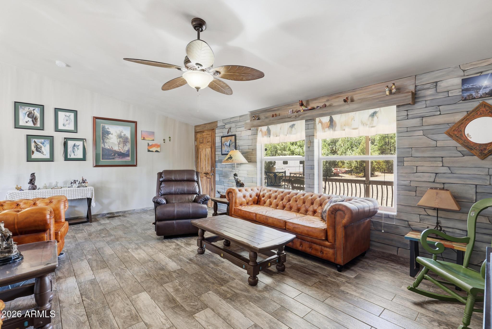 1211 N Heather Circle