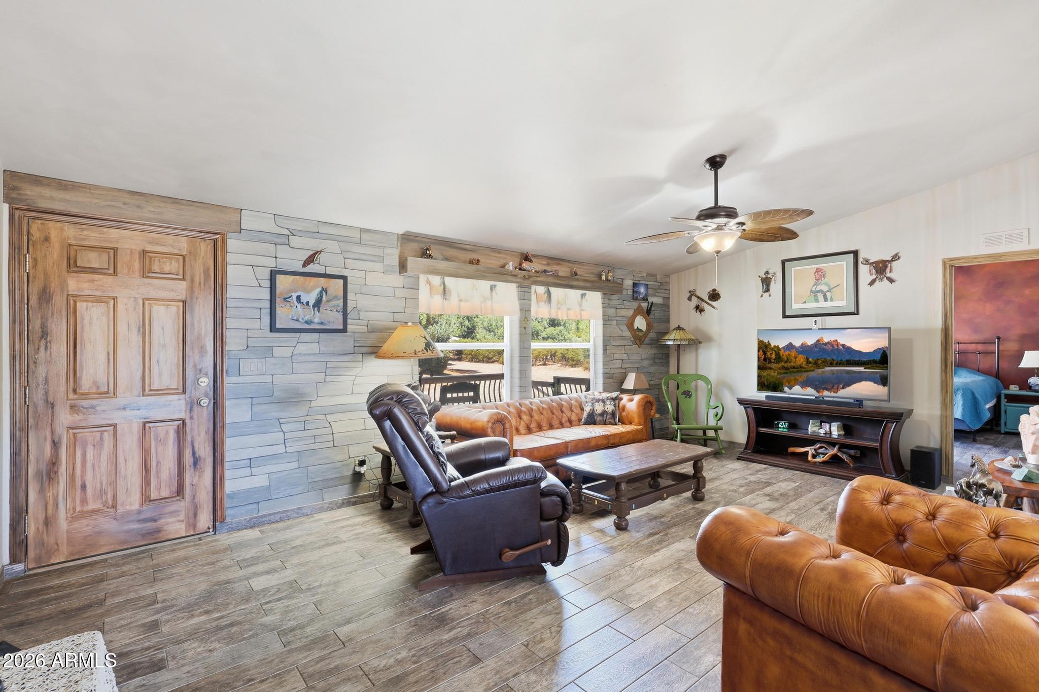1211 N Heather Circle