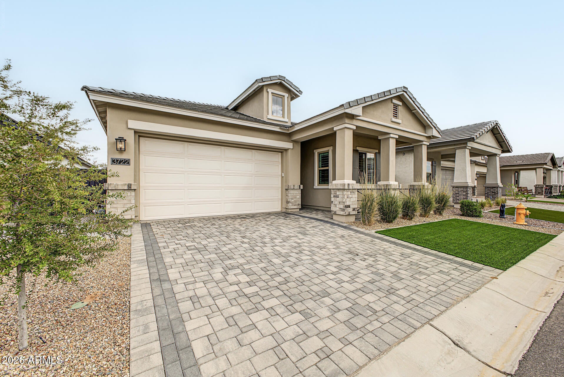 3722 E ROCHELLE Circle
