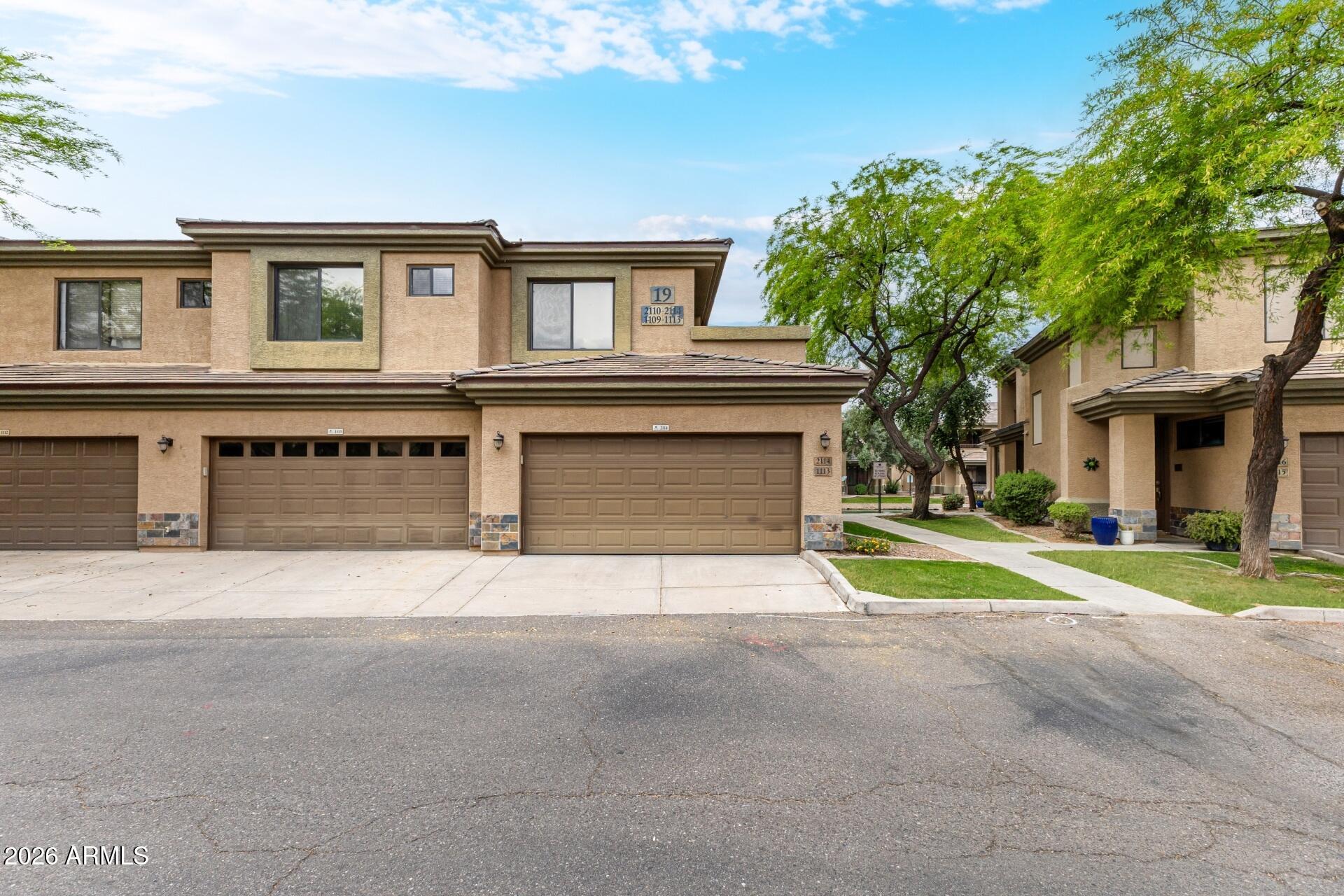 705 W QUEEN CREEK Road 2114