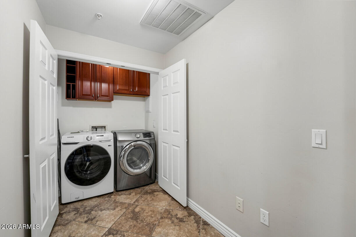 5450 E DEER VALLEY Drive 1015