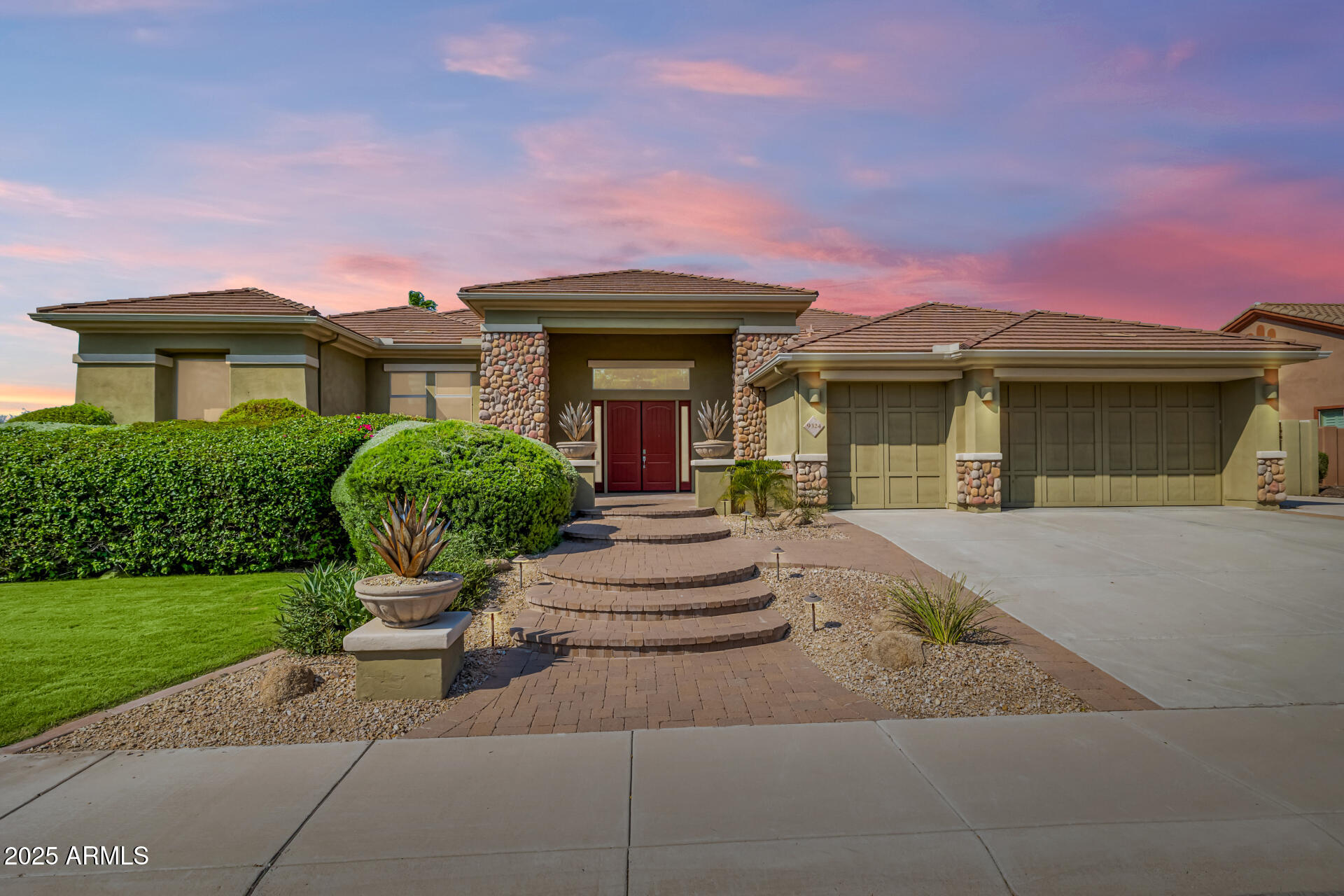 9324 W MOLLY Lane