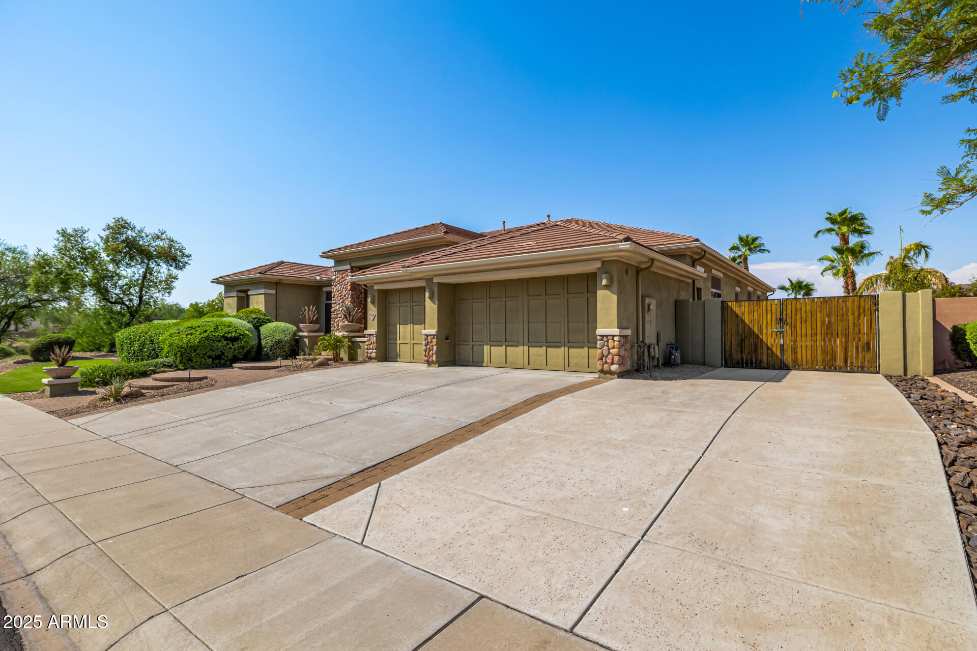 9324 W MOLLY Lane