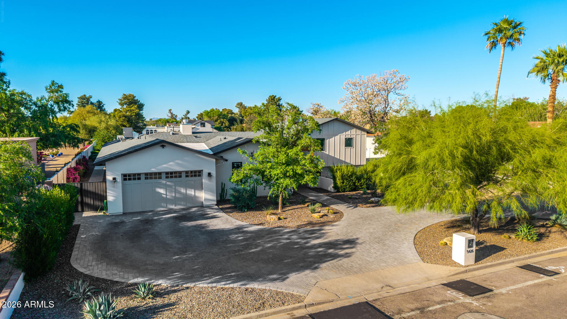 5426 E SWEETWATER Avenue