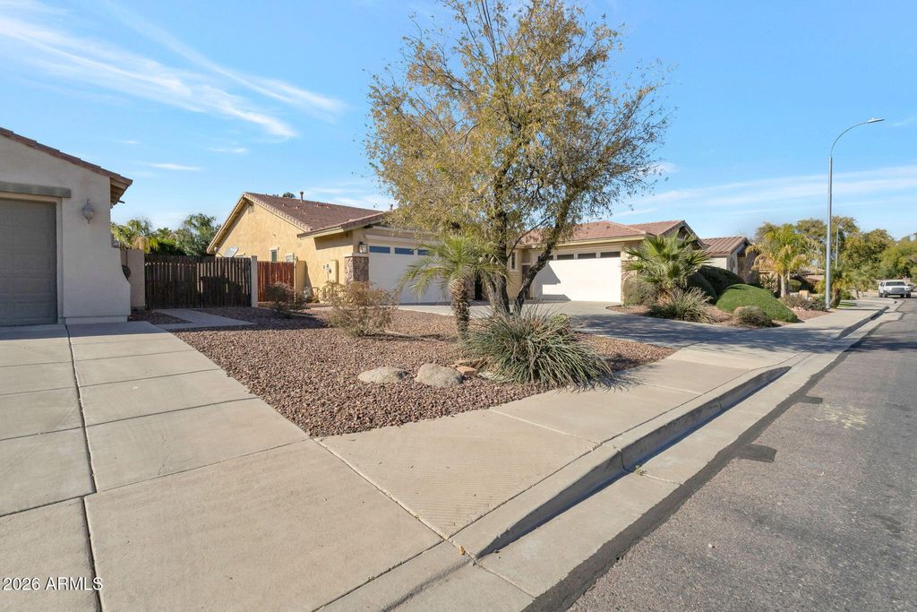 Photo of 3380 S Holguin Way, Chandler, AZ 85248 (MLS # 6976133)
