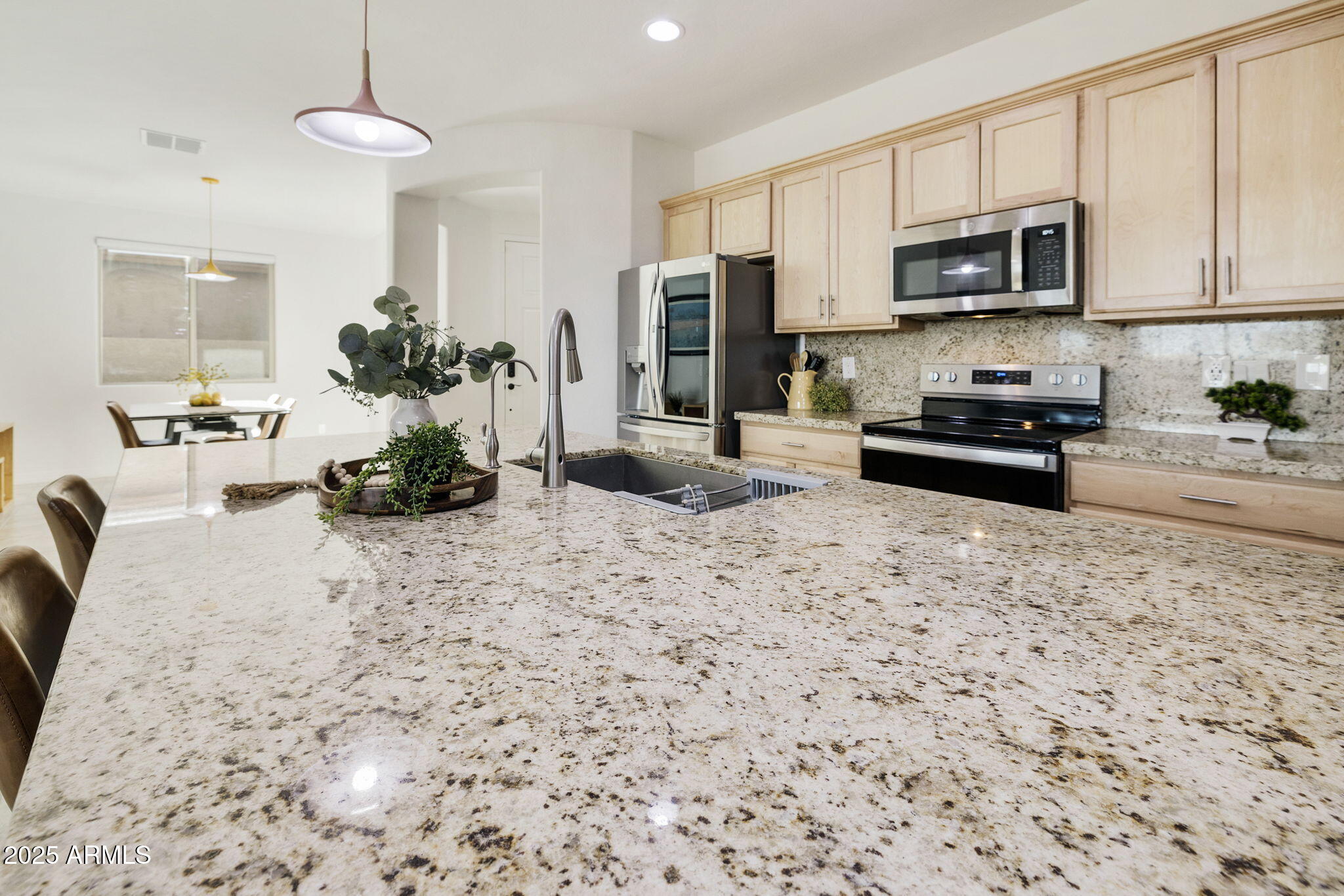 5823 S DEL RANCHO --