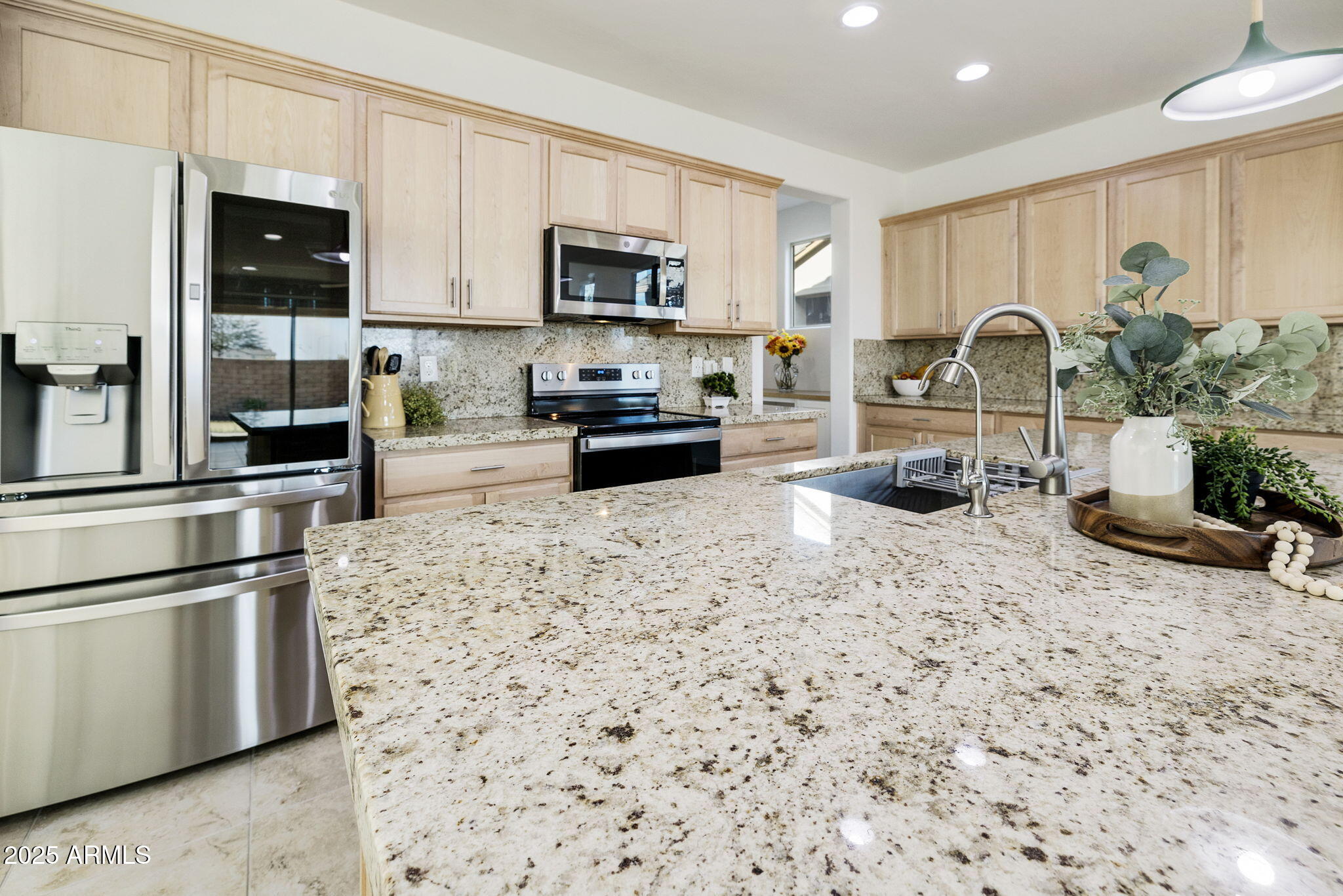 5823 S DEL RANCHO --