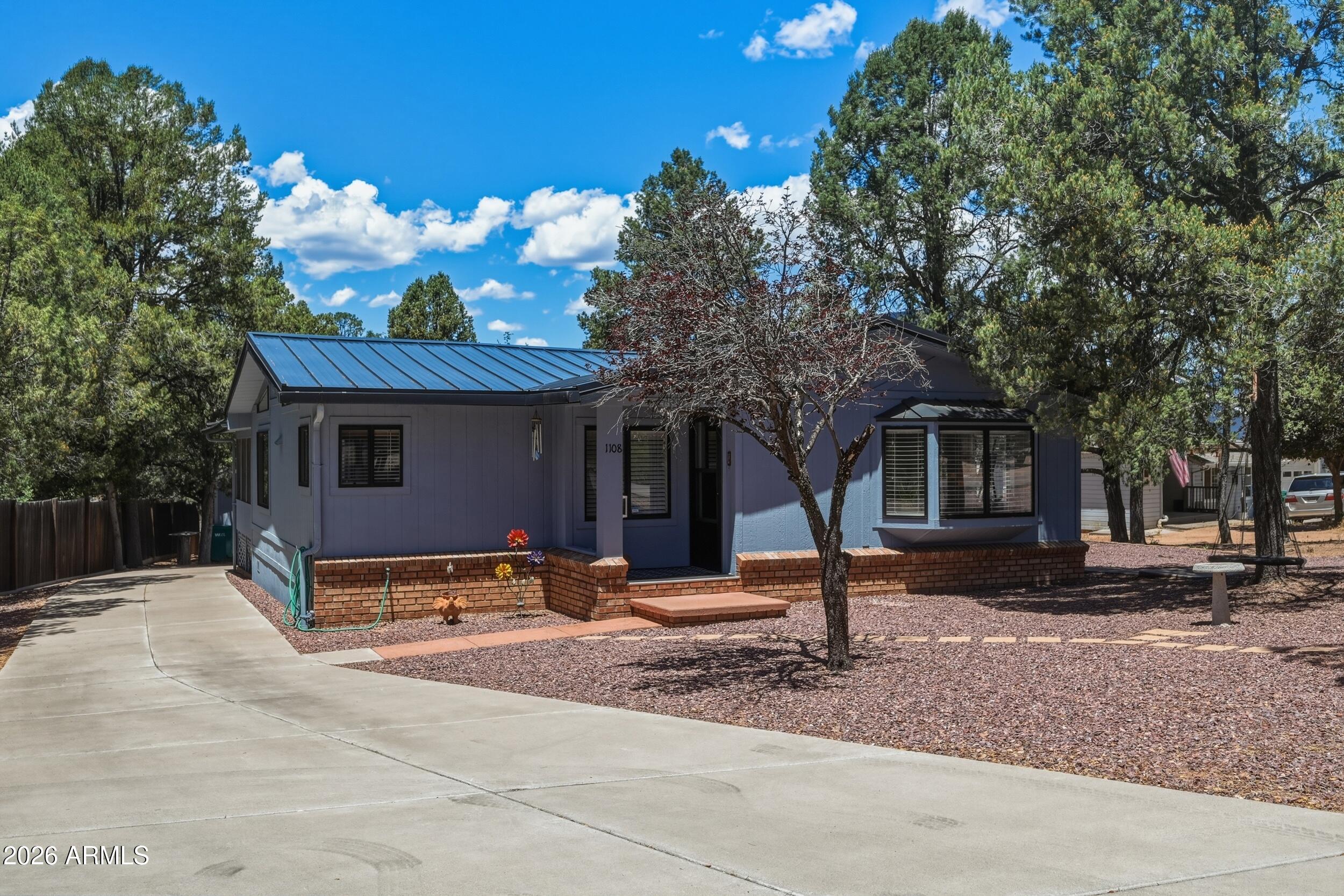 1108 N WILLIAM TELL Circle