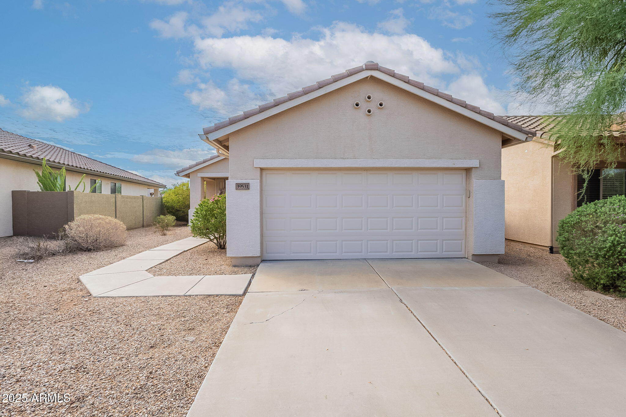 39531 N WHITE TAIL Lane