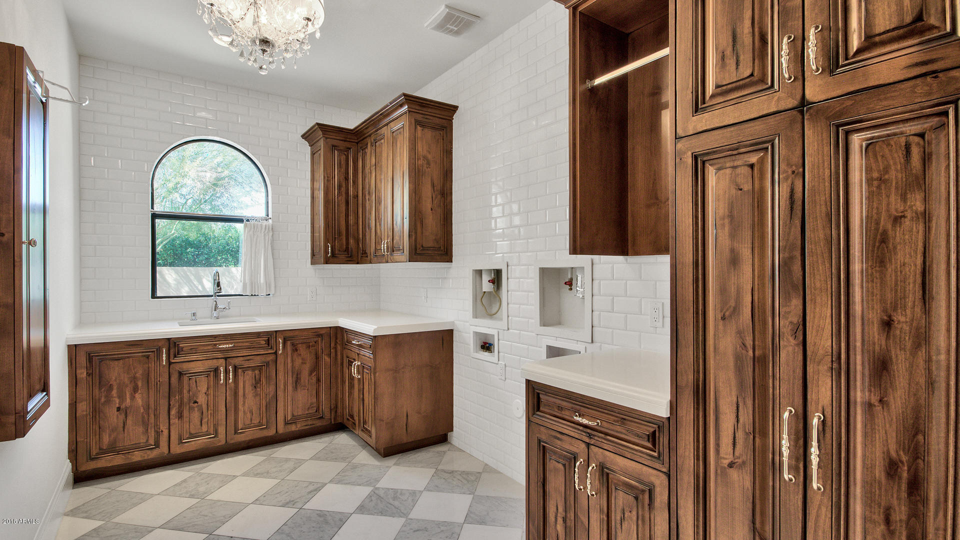 MOUNTAIN VIEW - Residential