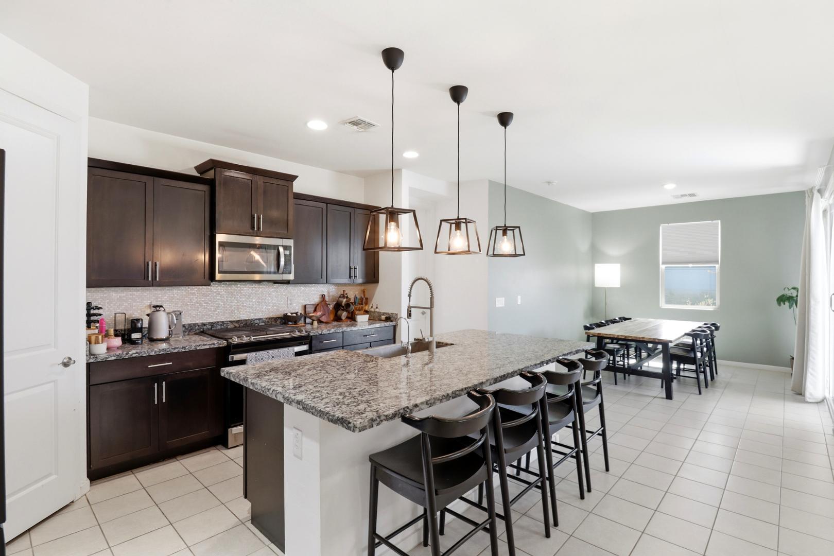 6737 W Valley View Drive